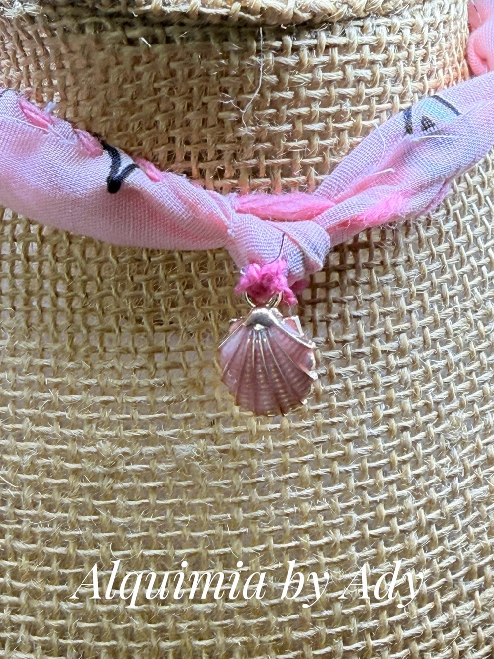 AMERICANA + pink bandanna Gold shell charm choker necklace - Picture 4 of 7